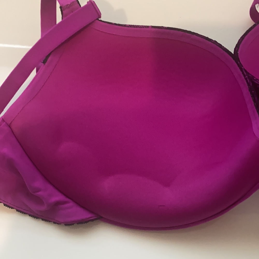 Bra 32DD - Picture 2 of 4